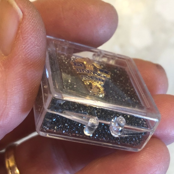 RI HONOR SOCIETY and President’s award for educational excellence pin tack back - Picture 4 of 12